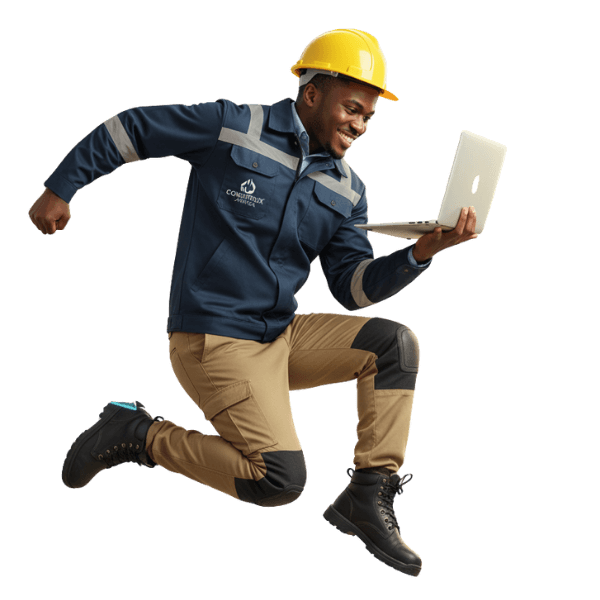 Ingénieur BTP heureux avec un ordinateur portable